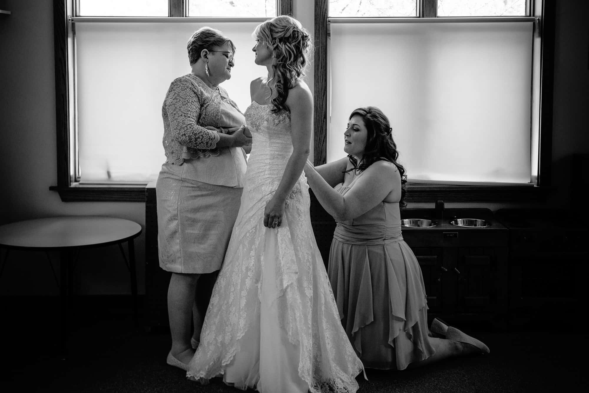 rockford michigan english hills wedding photographer