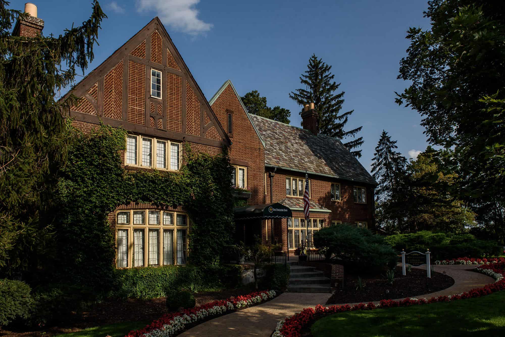 English Inn Wedding Eaton Rapids MI